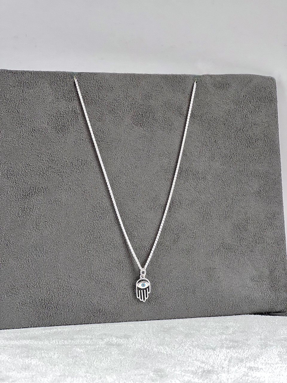 Hamsa necklace pandora on sale
